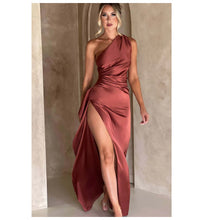 Slim-fit Solid Color One-shoulder Split Satin Dress